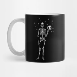 skull holds the world Mug